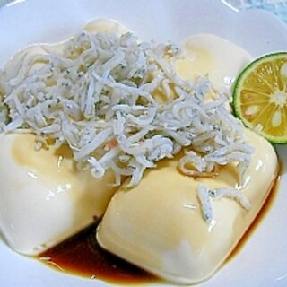豆腐とジャコをサッパリスダチ醤油で（*^_^*）